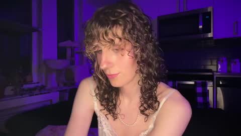 Alyssa online show from April 25, 9:44 am