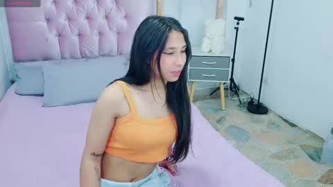 alyssa_oli online show from December 18, 2:42 am