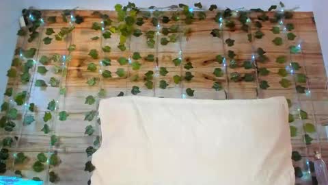 alyssia online show from March 10, 12:49 pm