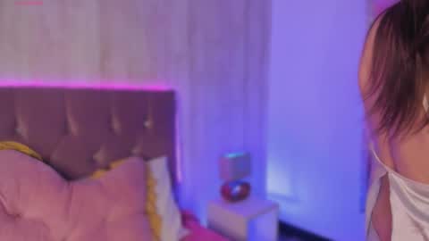 Alyy online show from February 11, 2:43 pm