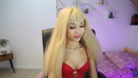 Amai  Liu online show from November 18, 7:06 pm