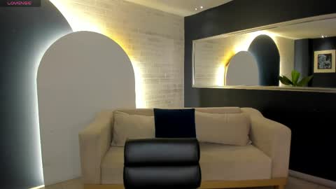 Amalia cruss online show from April 1, 8:06 pm