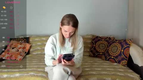 Amalia online show from December 3, 8:04 am