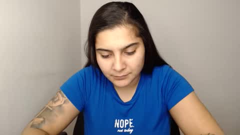 The queen of the biceps  online show from January 28, 10:01 pm