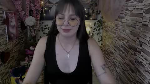 Snapshot of amanda_bright_ chatting on October 23, 7:21 am amanda_bright_ online show from October 23, 7:21 am