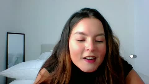Snapshot of amanda_callum_ chatting on February 5, 2:40 am Katha online show from February 5, 2:40 am