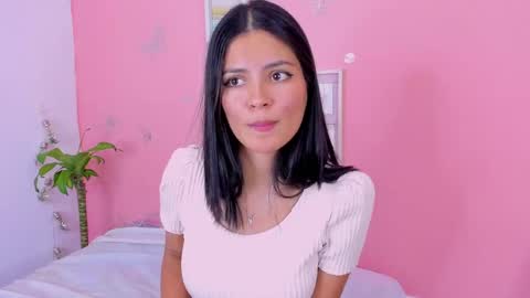 Snapshot of amanda_lorense chatting on January 18, 8:31 am Thalia online show from January 18, 8:31 am