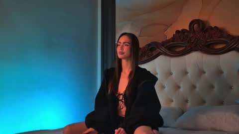 amandariver_ online show from June 21, 9:54 pm
