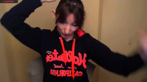 Amanda online show from March 4, 8:24 am