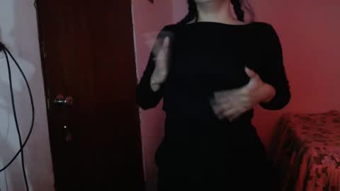 Snapshot of amany_r chatting on October 7, 5:14 am amany_r online show from October 7, 5:14 am