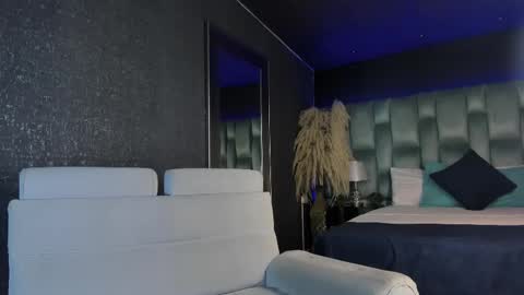 Emily online show from September 23, 11:59 am