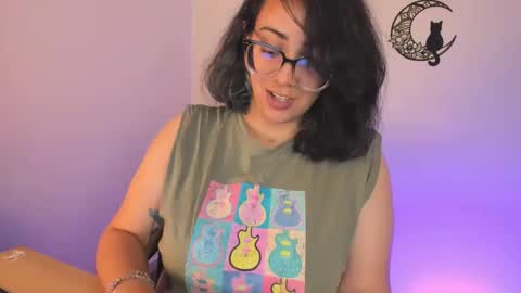 Snapshot of amaryllis_vizcaya chatting on January 21, 12:04 am  Katt   online show from January 21, 12:04 am