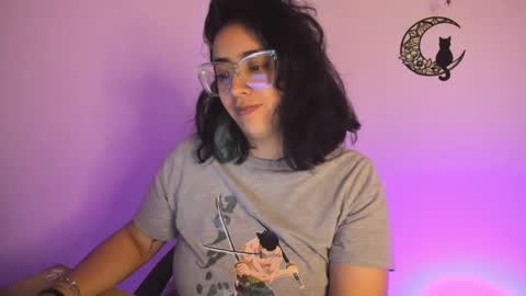 Snapshot of amaryllis_vizcaya chatting on February 5, 3:02 am  Katt   online show from February 5, 3:02 am