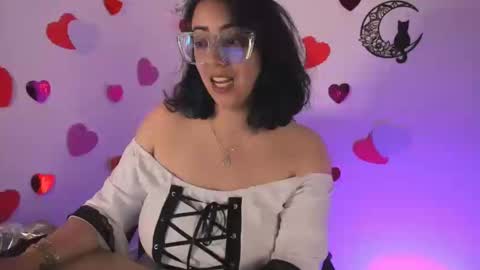 Snapshot of amaryllis_vizcaya chatting on February 17, 11:22 pm  Katt   online show from February 17, 11:22 pm