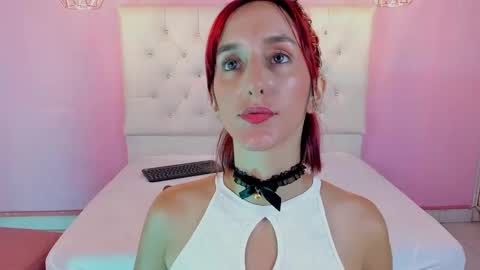 ambar_roux1 online show from February 6, 2:37 pm