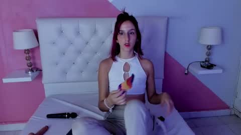 ambar_roux1 online show from January 23, 8:24 pm