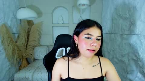 Snapshot of ambarina_r chatting on October 22, 3:21 am Ambarina online show from October 22, 3:21 am