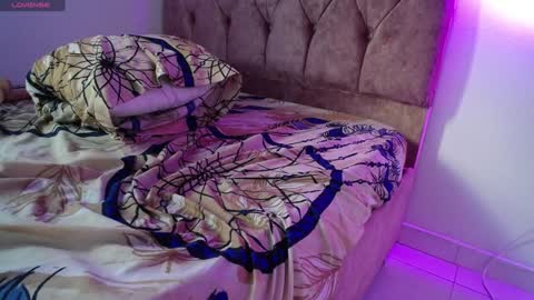 amber_love22 online show from December 9, 9:58 pm