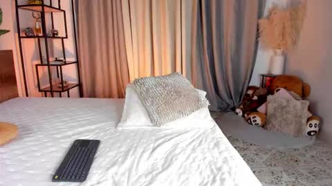 Amber online show from March 15, 9:29 pm