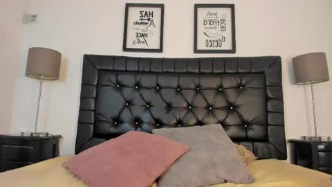 julieta  online show from April 17, 1:46 pm