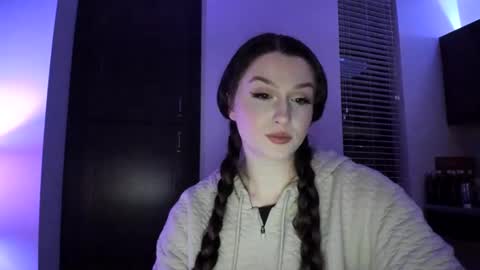 Snapshot of amberkinsley chatting on December 7, 6:15 am amberkinsley online show from December 7, 6:15 am