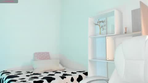 Amber online show from September 10, 5:25 pm