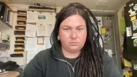 ambermoss7 online show from April 8, 7:17 pm