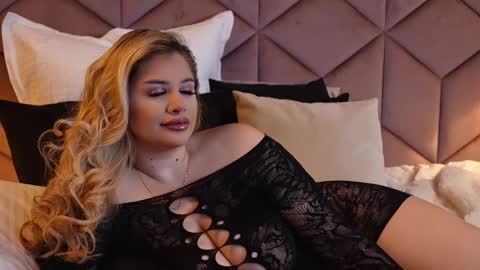 Amberseyes online show from February 11, 6:08 am