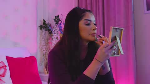 Amberseyes online show from April 6, 8:37 am