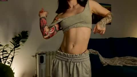 Moon inst 4mbientmoon online show from April 15, 7:58 pm