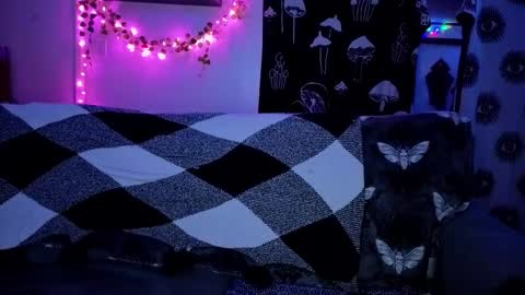 amburlicious online show from February 23, 4:25 am