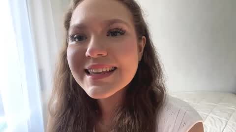 Mia online show from May 15, 7:17 am