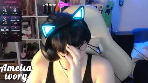 ameliaivory online show from June 29, 3:03 am