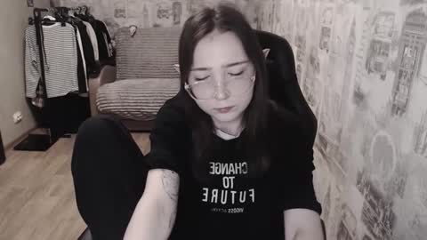 Amelia online show from March 7, 7:05 pm