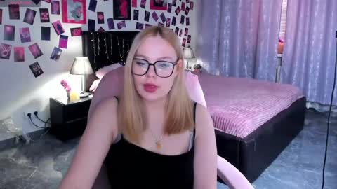 Amelia online show from April 14, 11:35 am