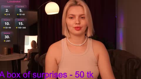  Amelia  online show from December 5, 5:50 am