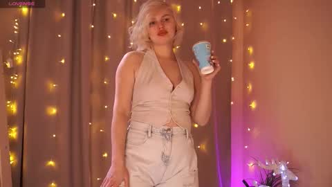  Amelia  online show from January 16, 4:43 am