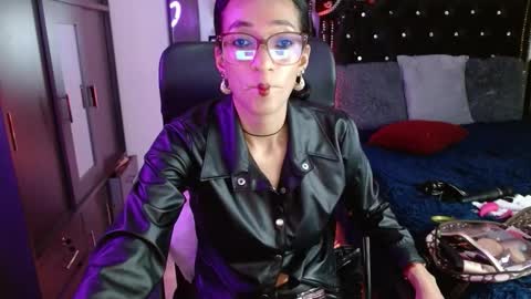 amelie__martinez online show from November 13, 11:13 am