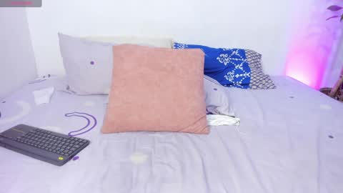 Amelie  online show from January 17, 6:36 am