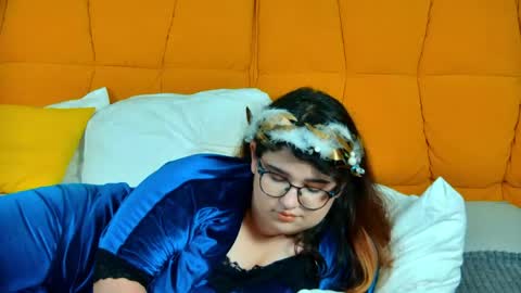 AmelieGraces online show from June 7, 5:56 am