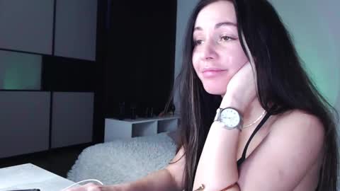 amelinamersi online show from December 17, 4:58 pm