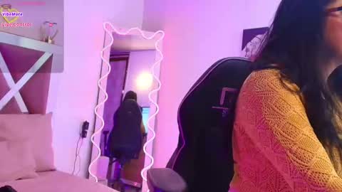 Snapshot of amely_tay chatting on October 22, 11:56 am AMELY online show from October 22, 11:56 am