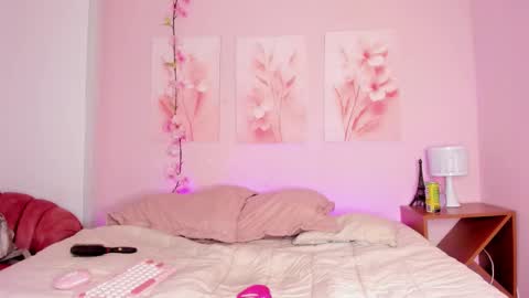 AmiiClark  online show from March 20, 7:41 pm