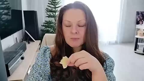 Mila online show from February 9, 6:39 am