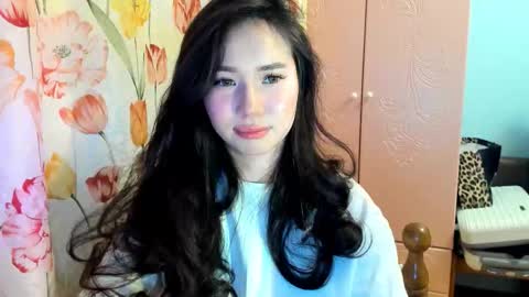 Amina online show from November 25, 5:01 pm