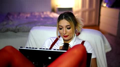 Mira online show from June 6, 6:36 pm