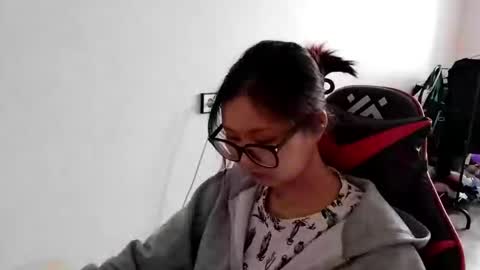 Kathrynenijou online show from May 19, 1:56 am