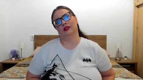 Snapshot of amiravyxen chatting on October 10, 8:13 pm Amira Vyxen online show from October 10, 8:13 pm