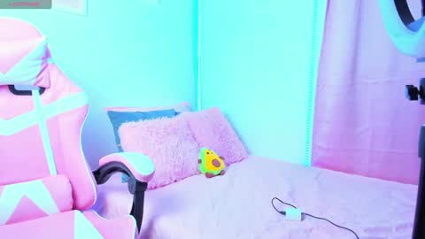 ammy lopez  online show from December 11, 5:10 am