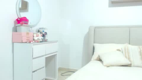 ammy_velez online show from November 11, 6:43 pm